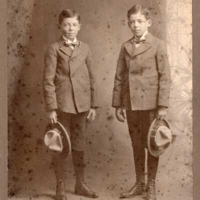 Jewell Twins