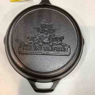 Smokey the Bear "Prevent Wildfires" #8 skillet