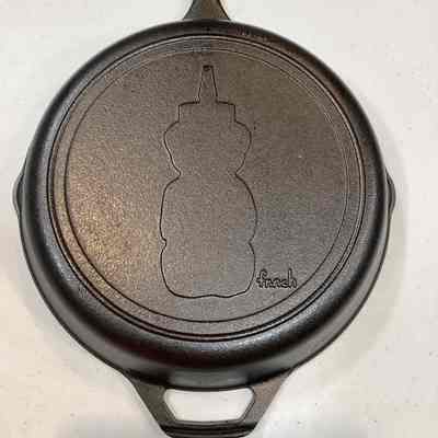 Fnnch Williams Sonoma honey bear #8 skillet