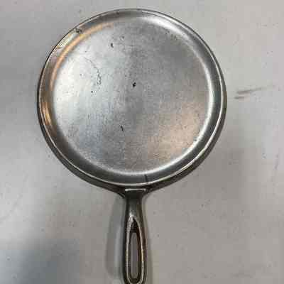 Aluminum #8 hand griddle