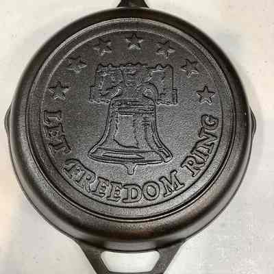 "Let Freedom Ring" Liberty Bell #8 skillet