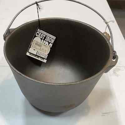 #8 footed bean pot / round bottom pot