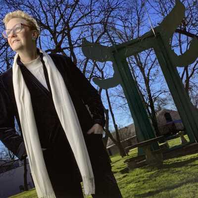 Dr. Julie Fowler (150)