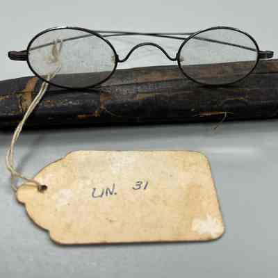 Eyeglasses