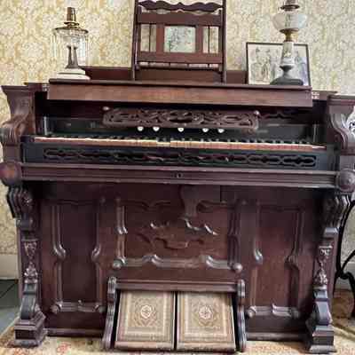 Pump Organ
