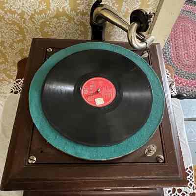 Victrola record player