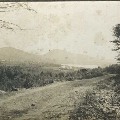 Dirt Road by lake
