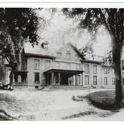 Bay View House in Camden