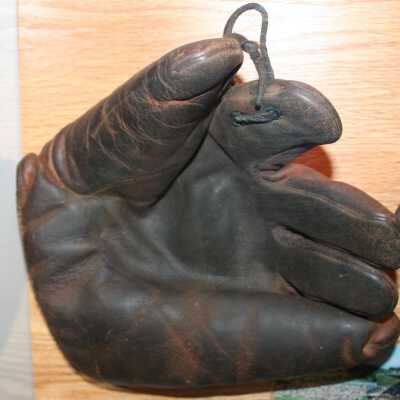 Glove, Fielders