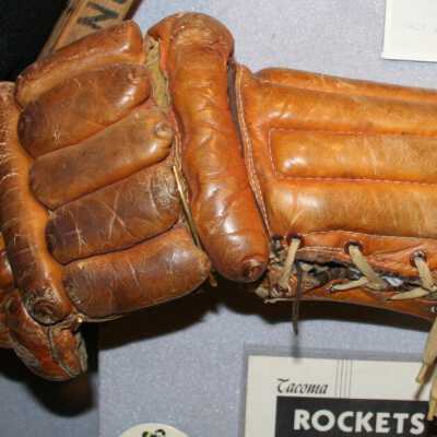 Glove, Goalie's