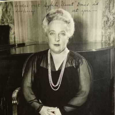 Inscribed professional portrait photo of Doris Monteux
