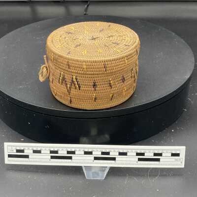 Basket With lid