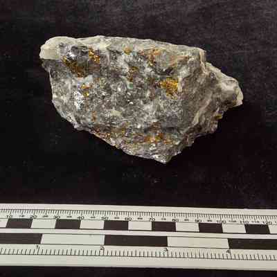 Chalcopyrite on Quartz