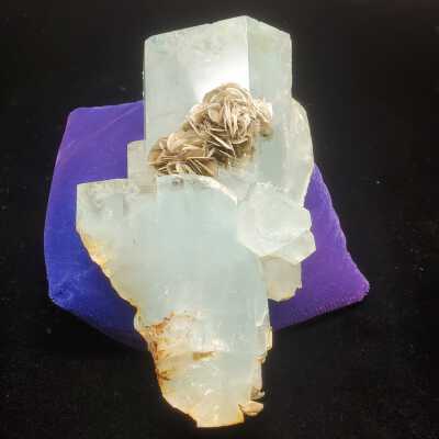 Aquamarine & Muscovite