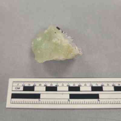Prehenite and Babingtonite on Quartz