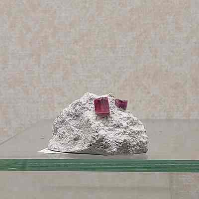 Red Beryl (Bixbite)