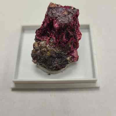 Erythrite