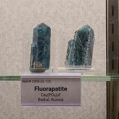 Object B on the left of C in the world mineral display in DS-10