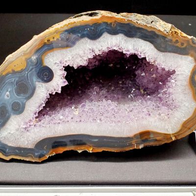 Agate Vug with Amethyst