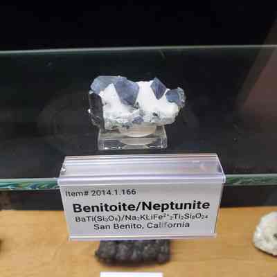 Benitoite/Neptunite