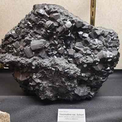 Tourmaline var. Schorl