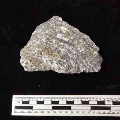 Chalcopyrite on Quartz
