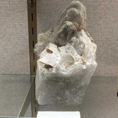 Muscovite on Quartz