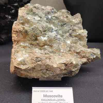 Muscovite / Lazulite