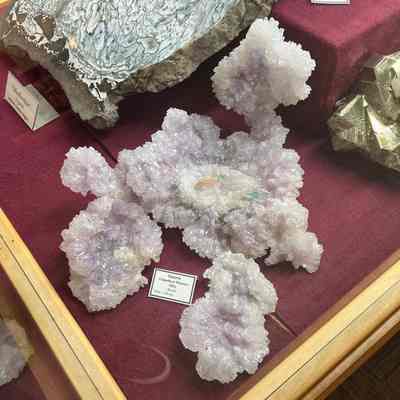 Quartz (amethyst)