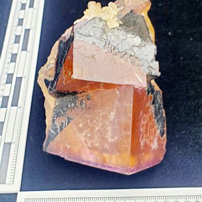 Asphalt on Fluorite