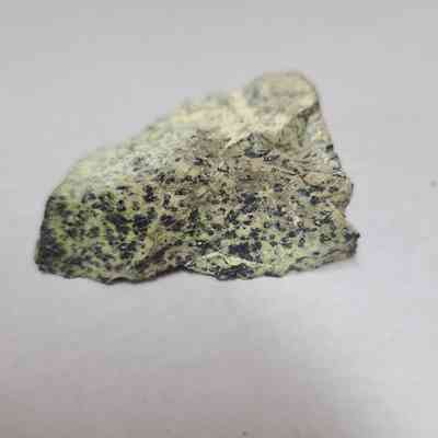 Pyroaurite on Chromite & Serpentine