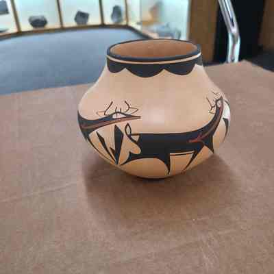 Heartline Deer Jar