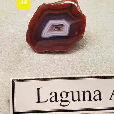 Quartz var. agate