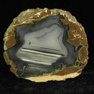 Quartz var. agate