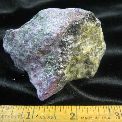 Stichtite / Serpentine