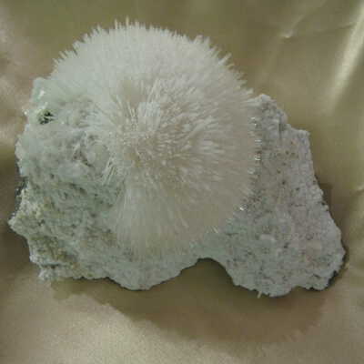 Mesolite on Laumontite