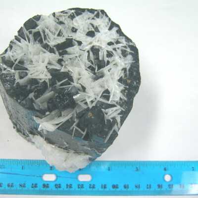 Dravite / Cleavelandite