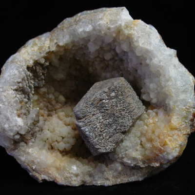 Geode With Quartz