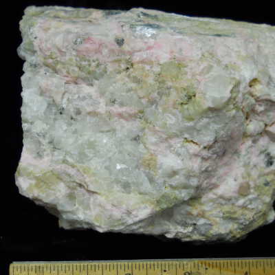 Tugtupite,Analcime