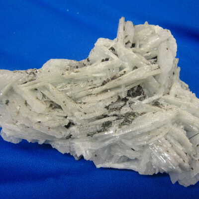 Albite var. Cleavelandite
