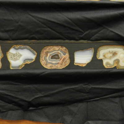 Quartz var. agate