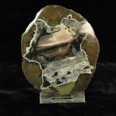 Quartz var. agate