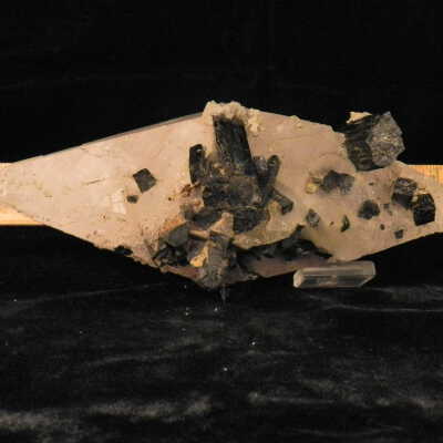 Ilvaite in Calcite