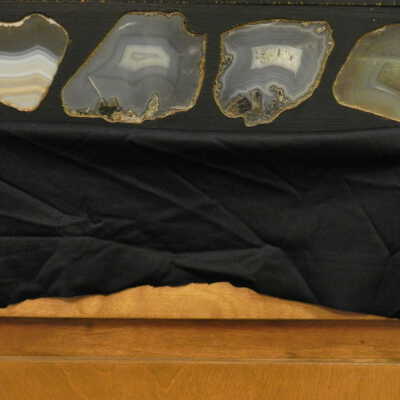 Quartz var. agate