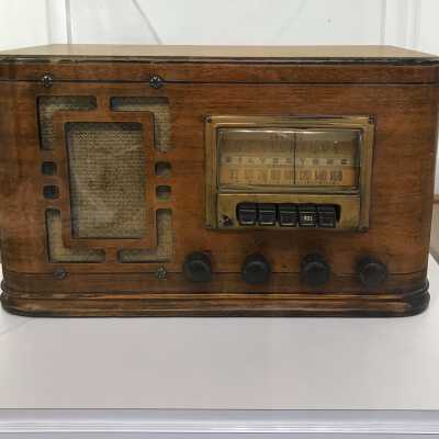 Silvertone Radio