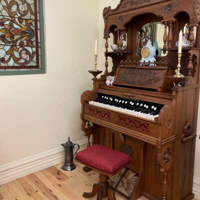 Pump organ