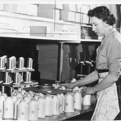 Textile Mill Worker Packaging Shoe Thread, American Thread Company
