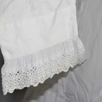 Sleeve detail