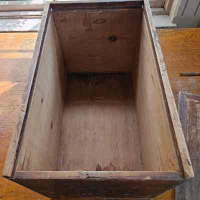 Top view, without lid.