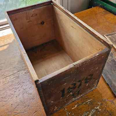 Top view, oblique angle, without lid.